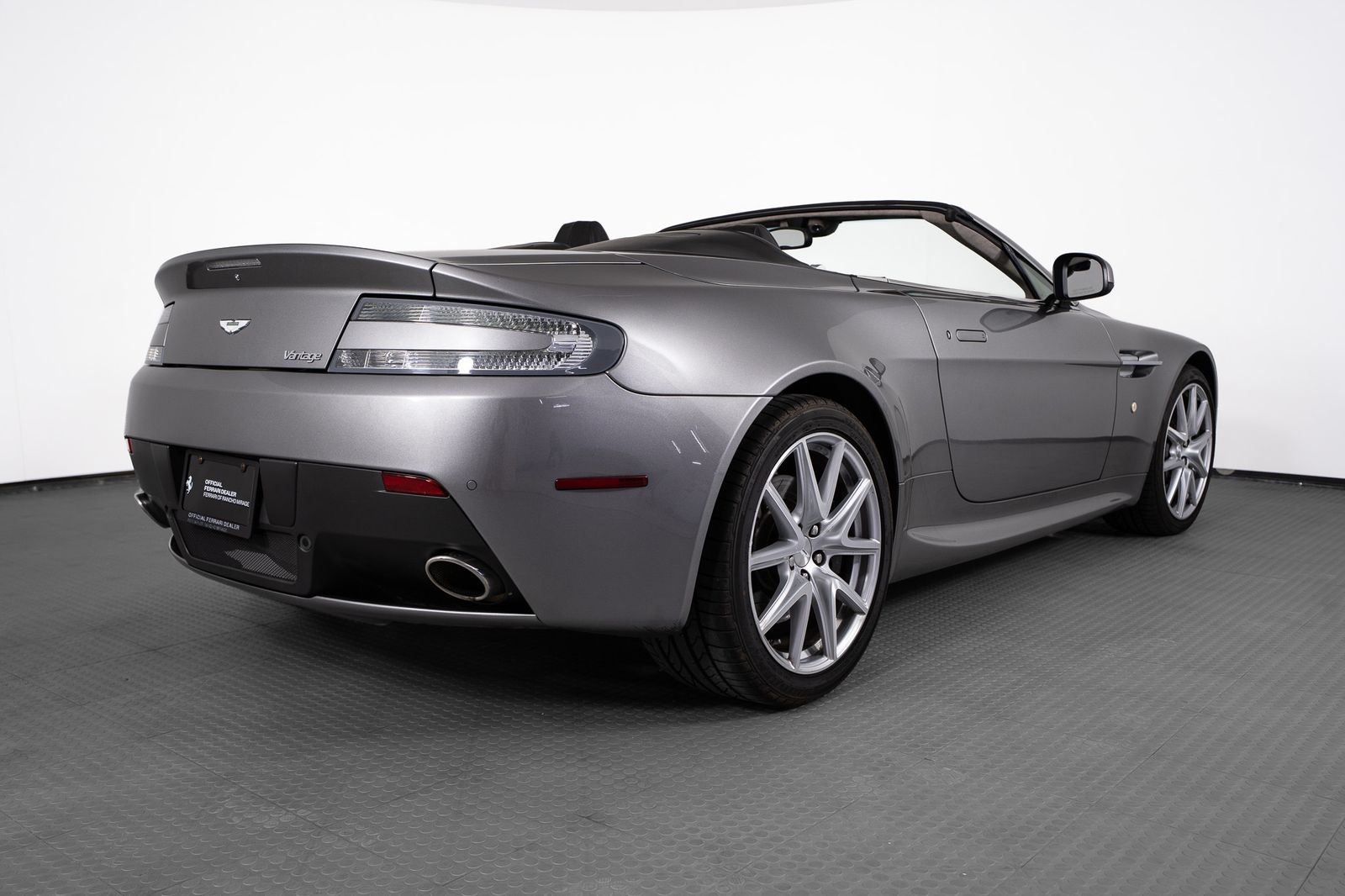 2012 Aston Martin V8 Vantage — foto completa 5 de 49