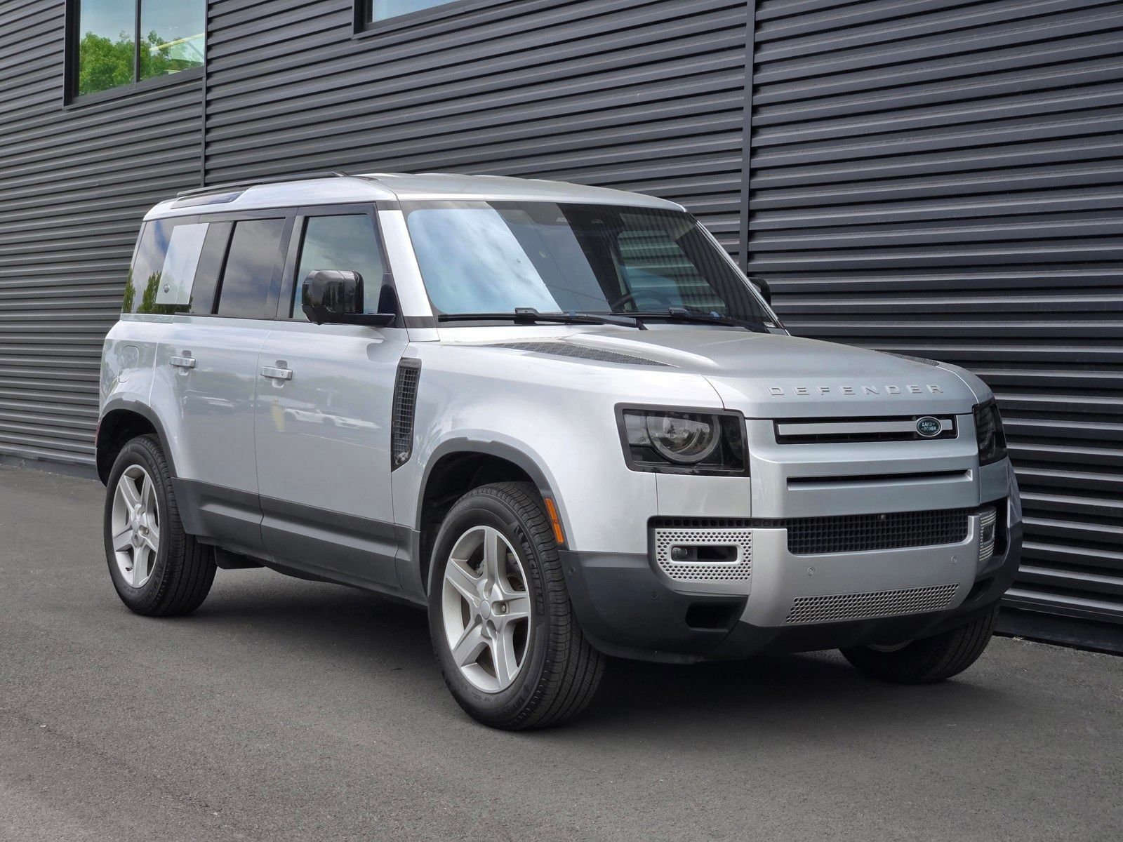 2020 Land Rover Defender 110 SE — foto completa 8 de 45
