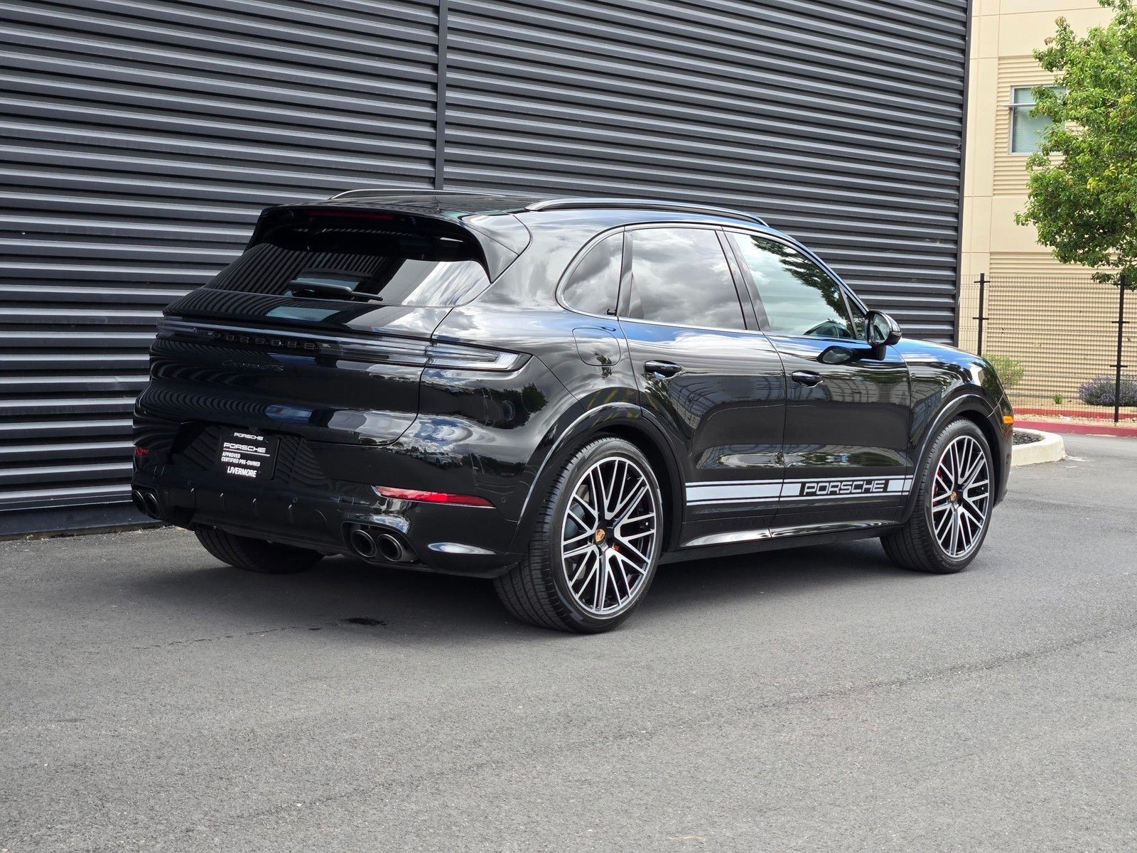 2026 Porsche Cayenne GTS — full photo 7 of 27