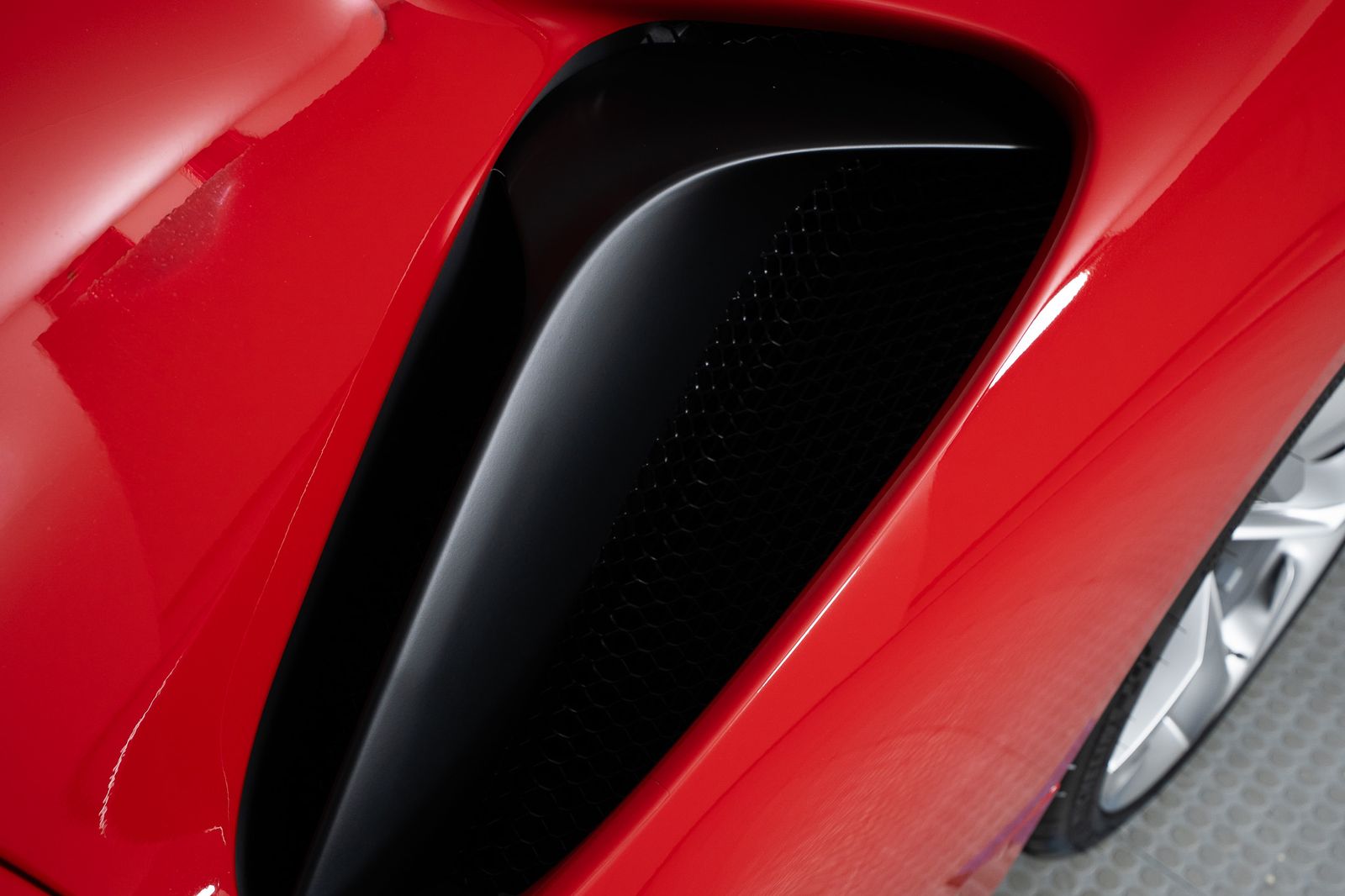 2021 Ferrari SF90 Stradale — full photo 13 of 38