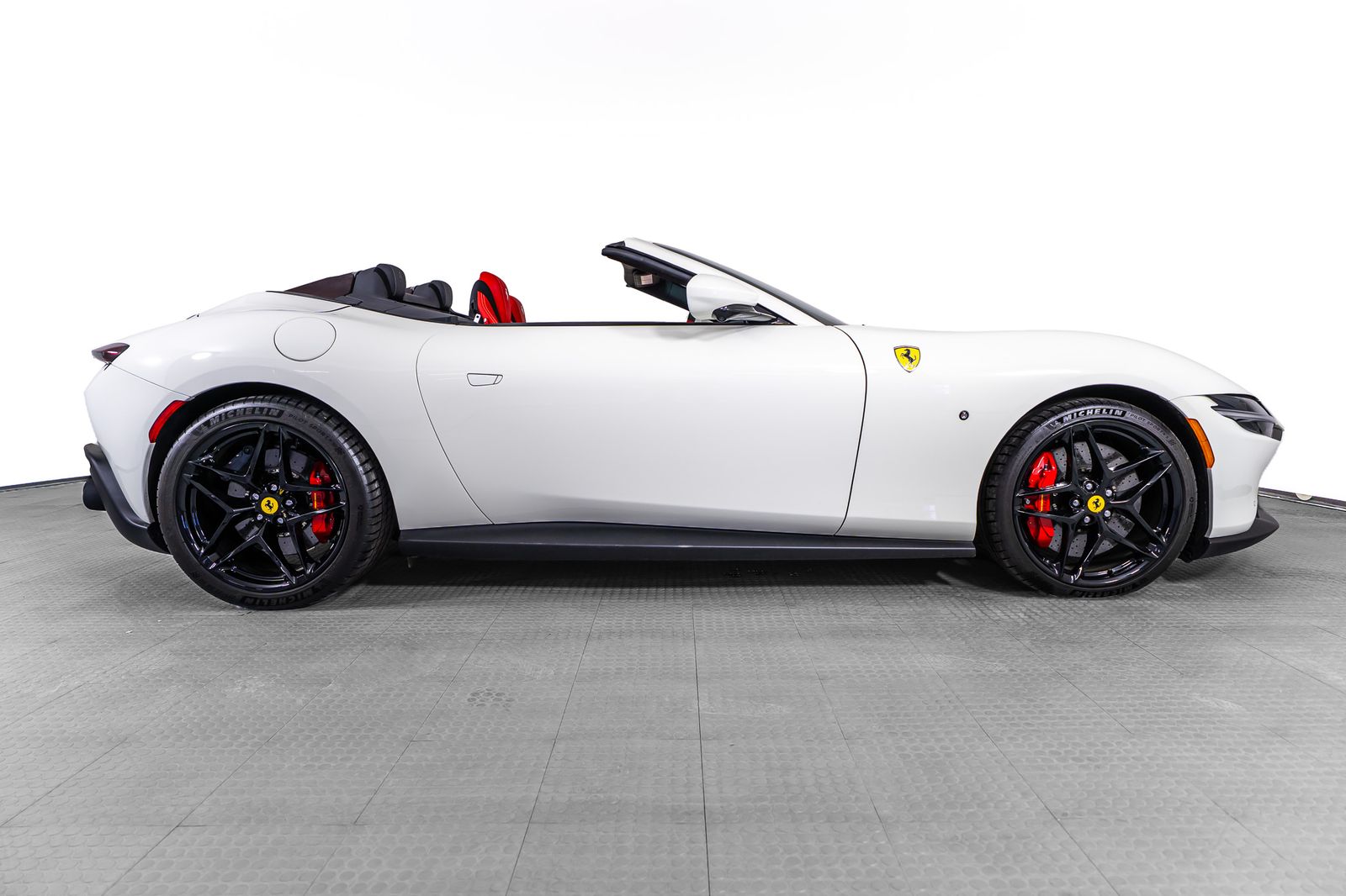 2025 Ferrari Roma Spider — full photo 6 of 51