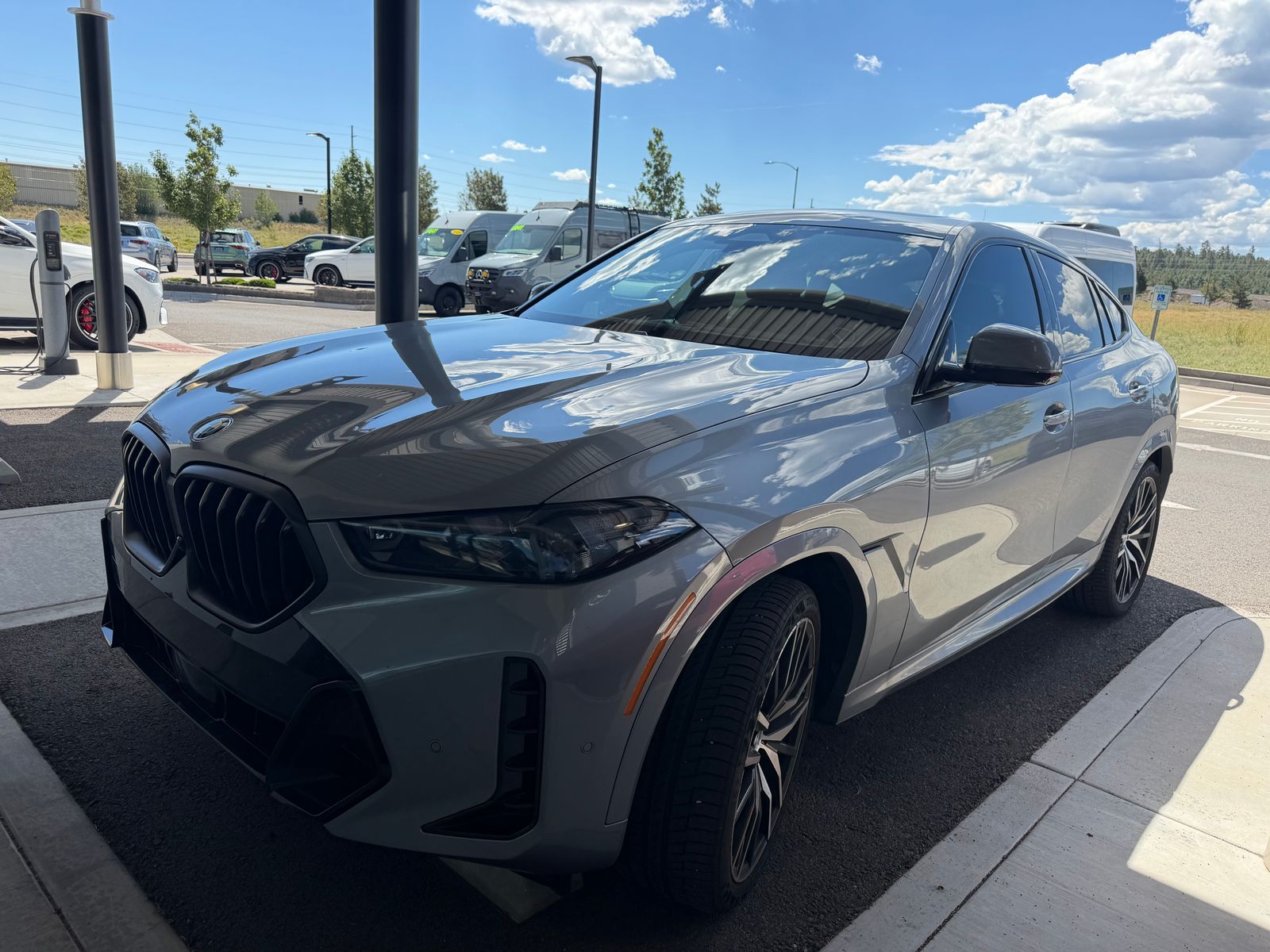 2027 BMW X6 xDrive40i — full photo 1 of 6