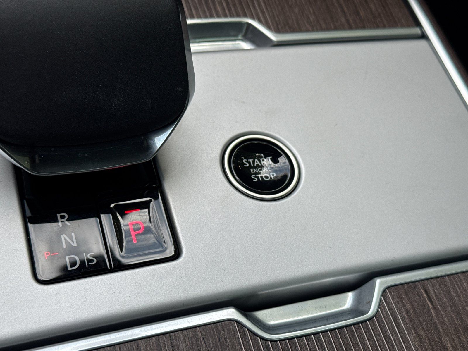 2025 Land Rover Range Rover Autobiography — full photo 23 of 30