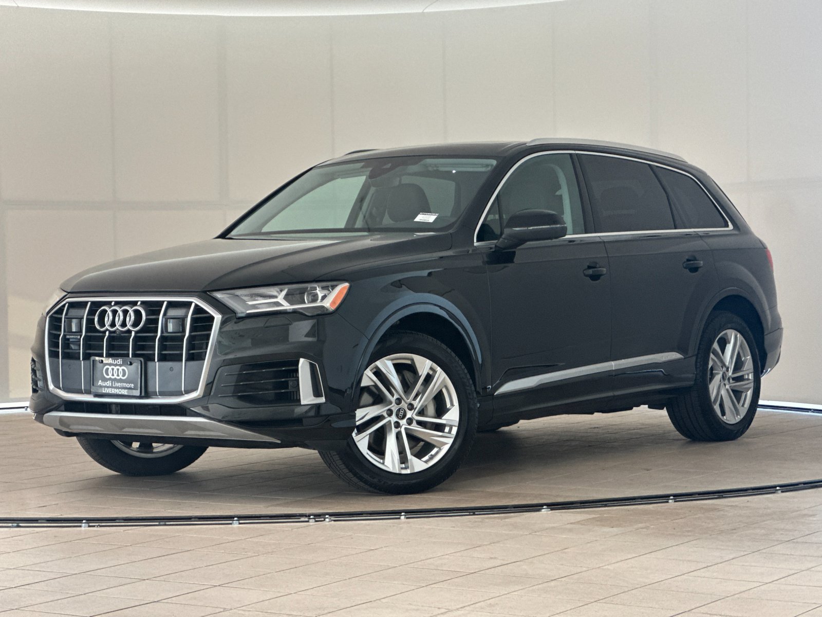 2023 Audi Q7 55 Premium Plus — photo 1 of 27