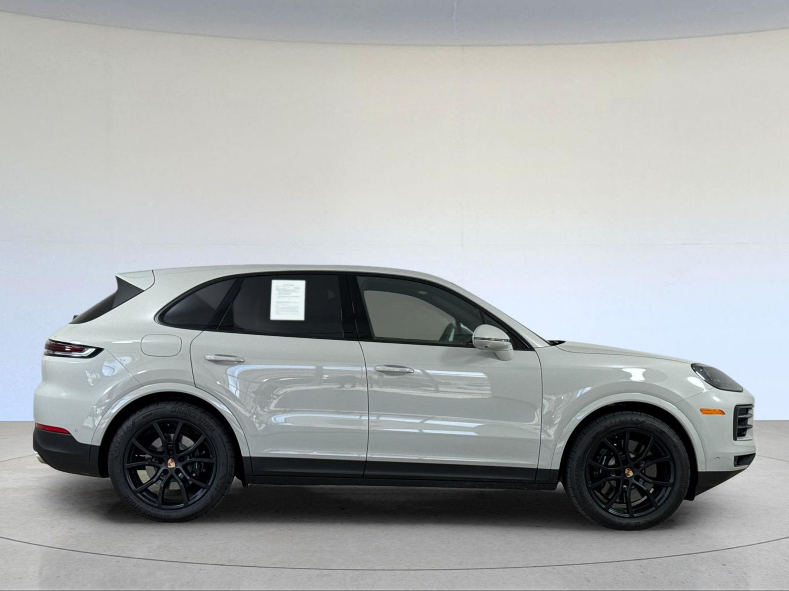 2026 Porsche Cayenne S — full photo 9 of 29