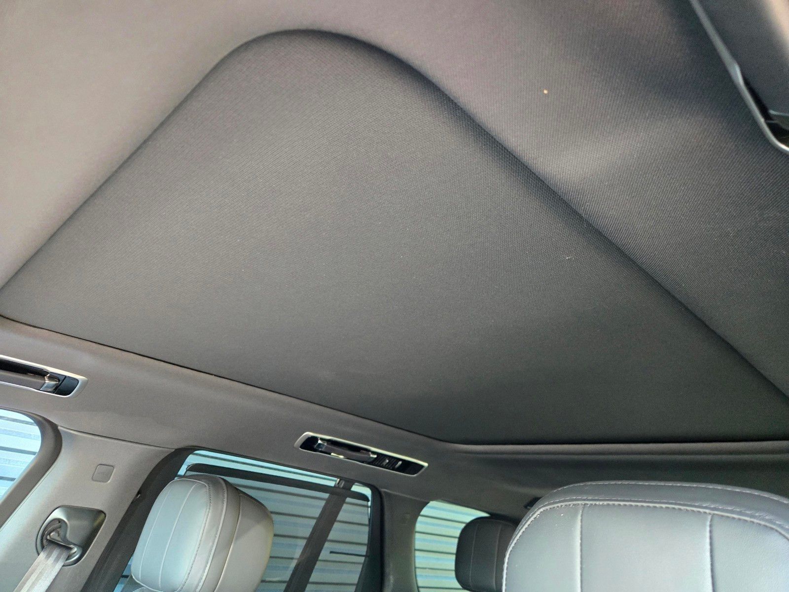 2023 Land Rover Range Rover SE — full photo 20 of 45