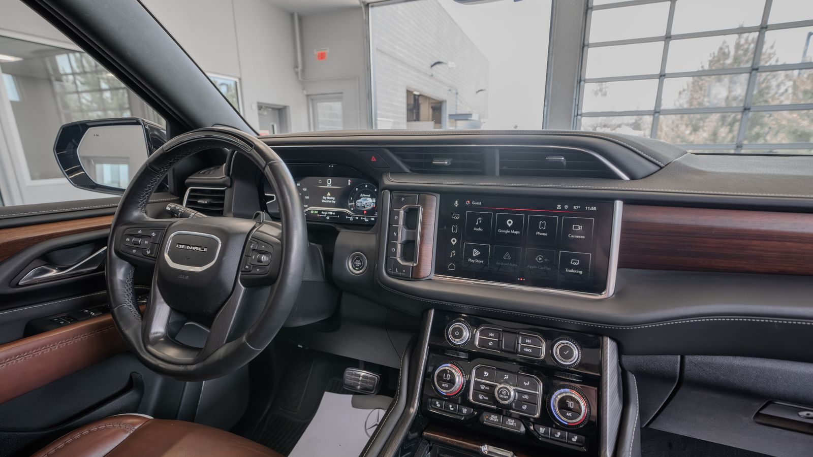 2024 GMC Yukon XL Denali Ultimate — foto completa 19 de 35