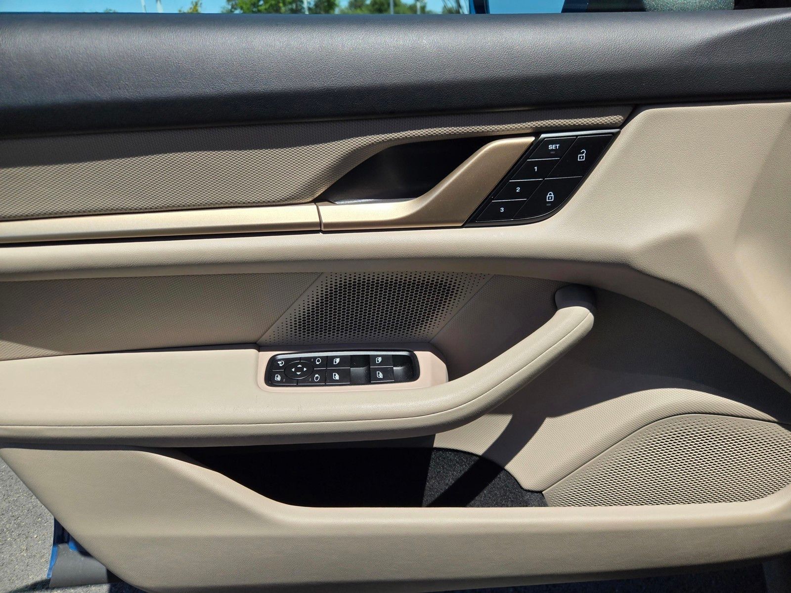 2023 Porsche Taycan Base — full photo 20 of 27
