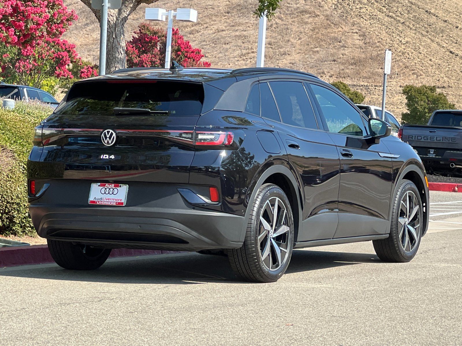 2023 Volkswagen ID.4 S — full photo 6 of 29