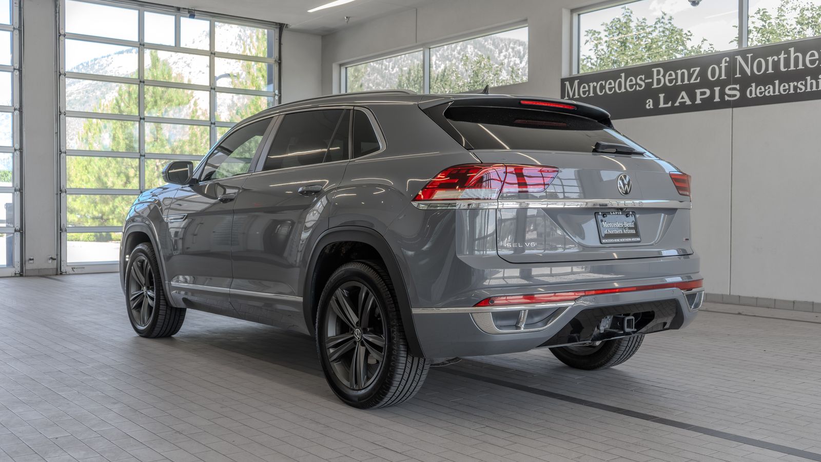2022 Volkswagen Atlas Cross Sport 3.6L V6 SEL R-Line — foto completa 13 de 34