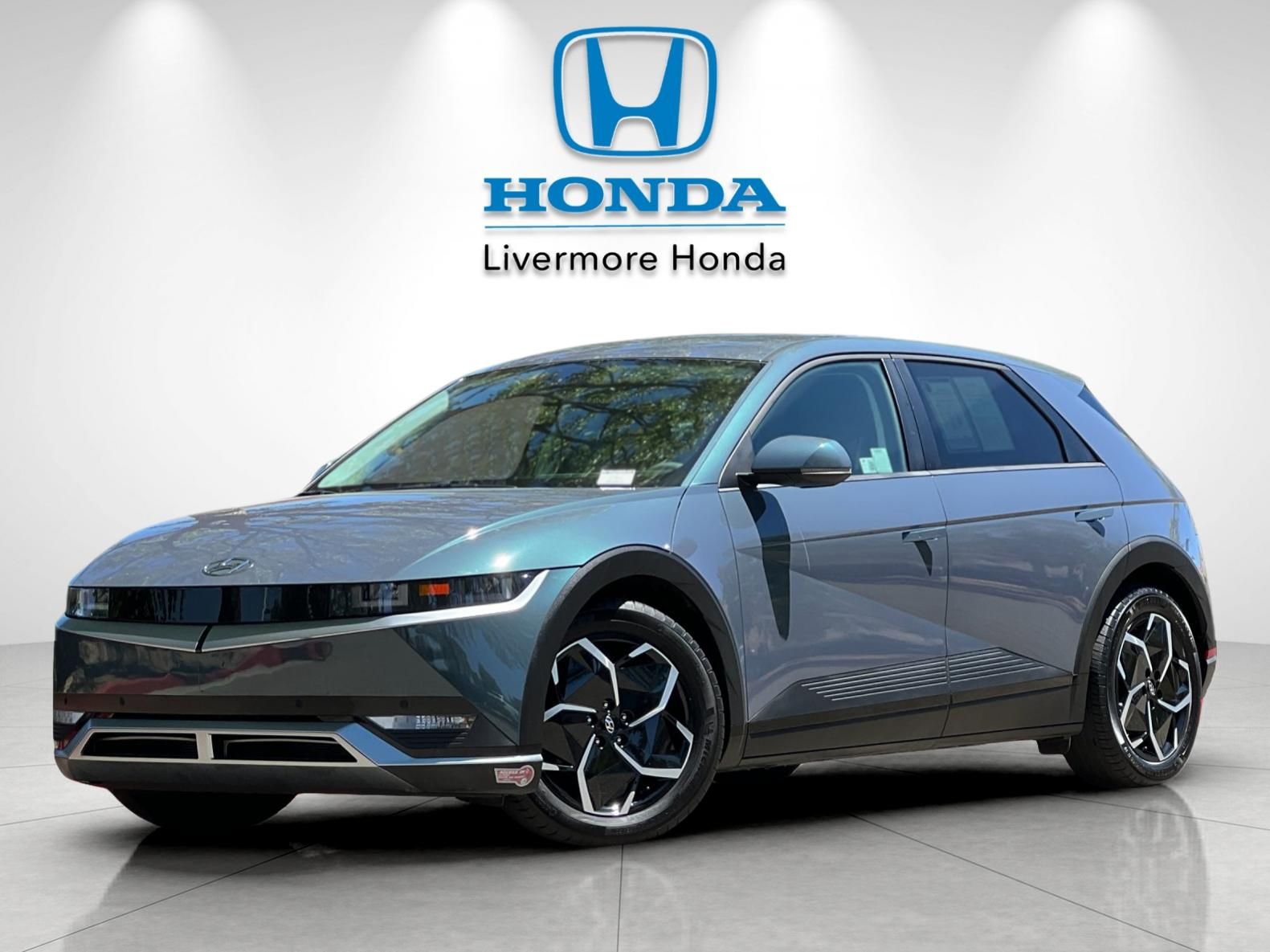 2024 Hyundai IONIQ 5 SEL — full photo 2 of 29