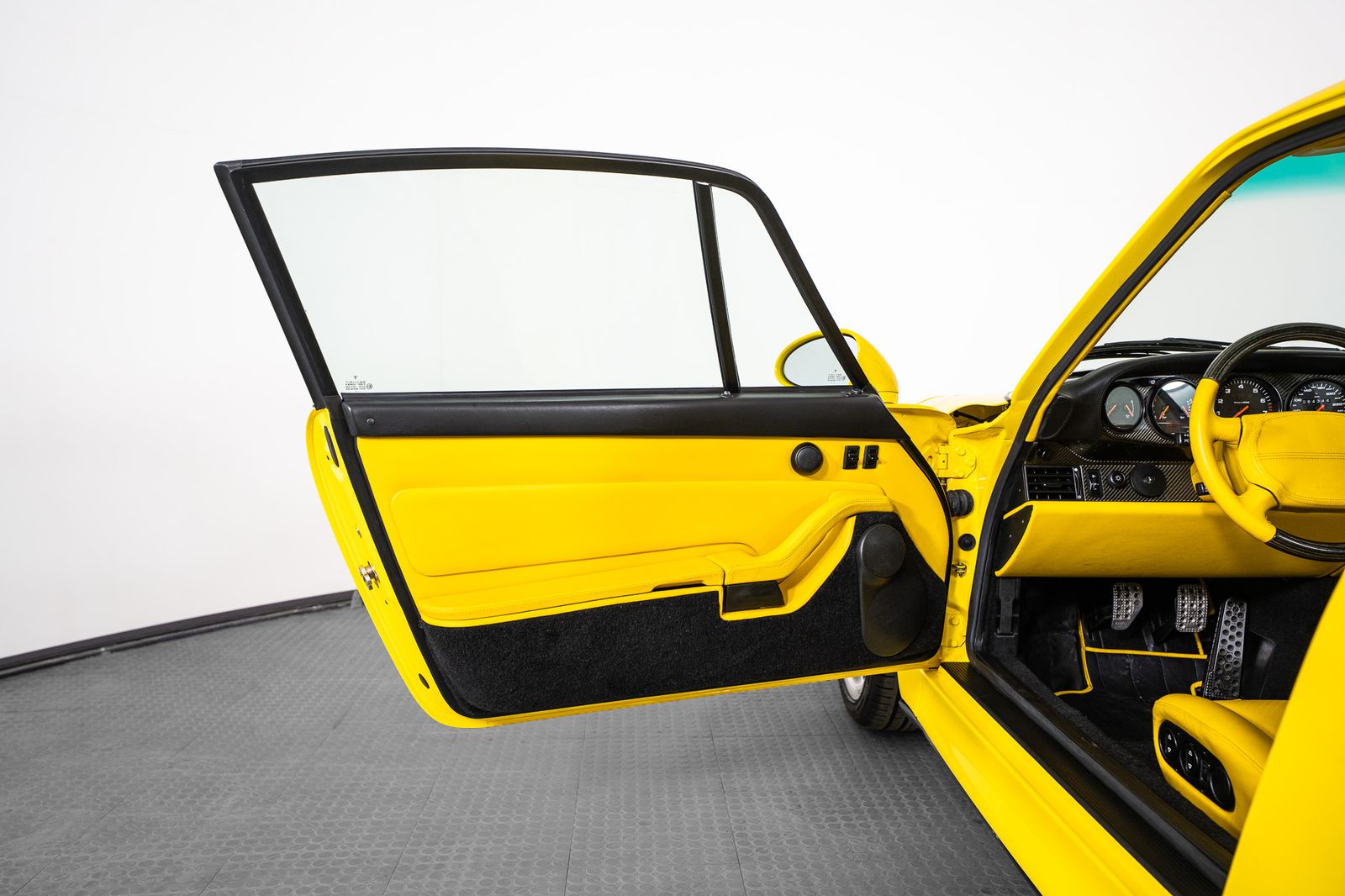 1996 Porsche 911 — full photo 12 of 45