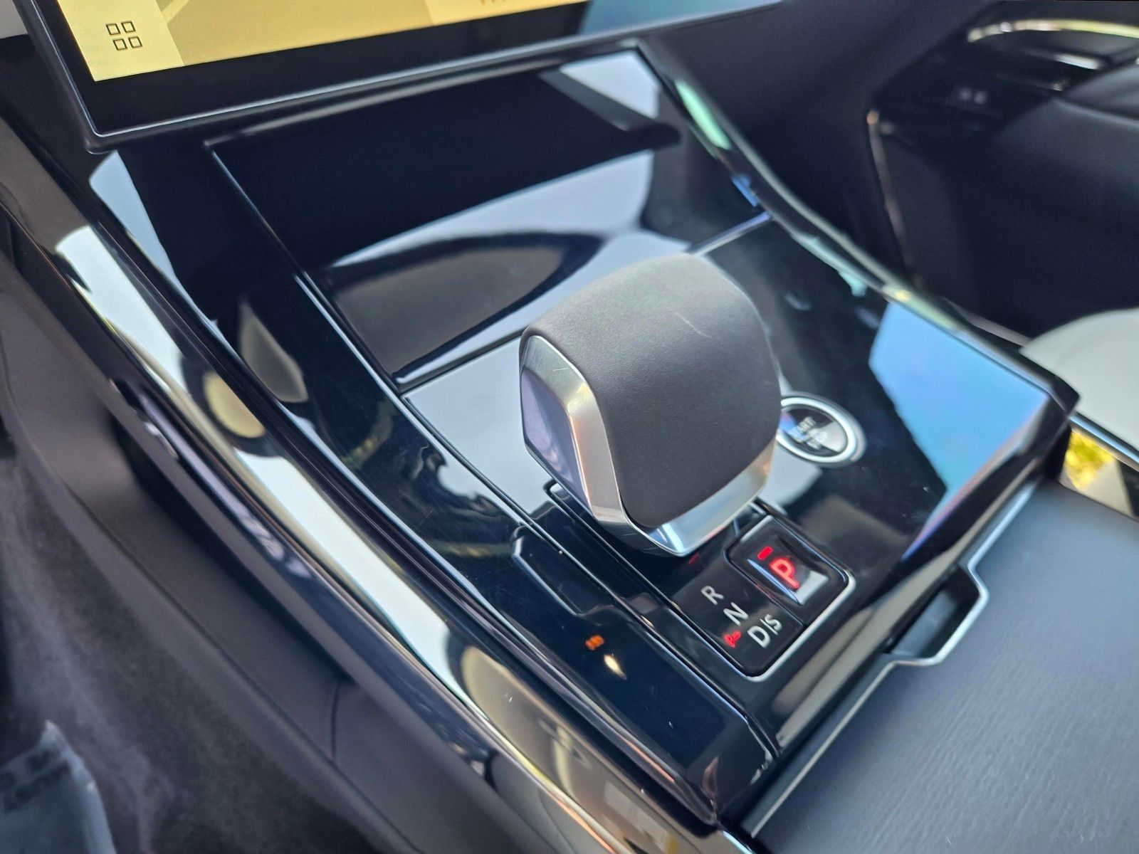 2024 Land Rover Range Rover Sport Plug-in Hybrid Autobiography — foto completa 22 de 45