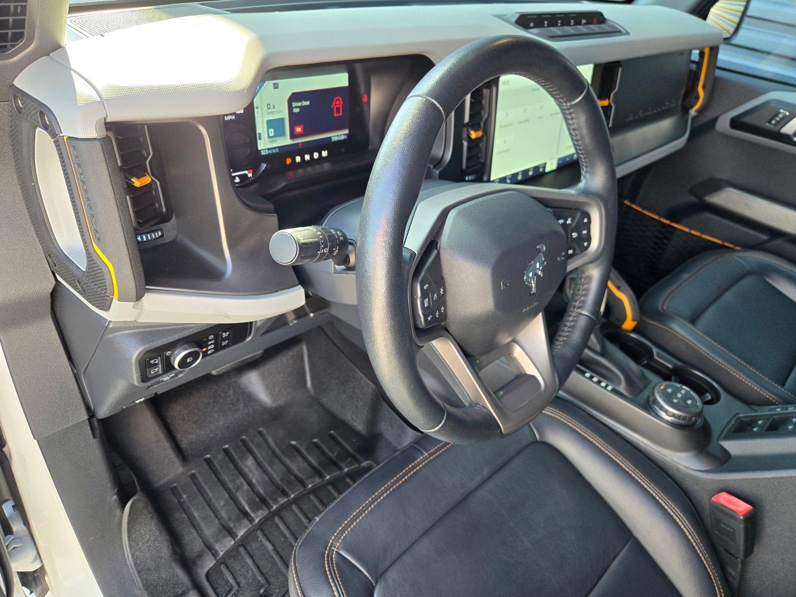 2023 Ford Bronco Badlands — foto completa 18 de 45