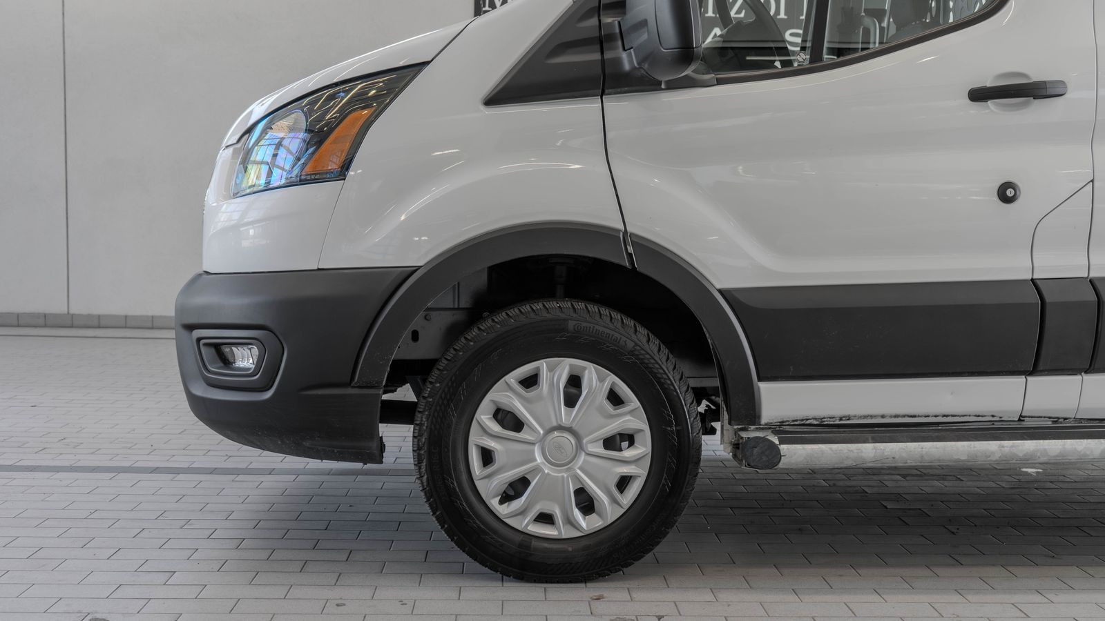 2025 Ford Transit-250 Base — full photo 4 of 31