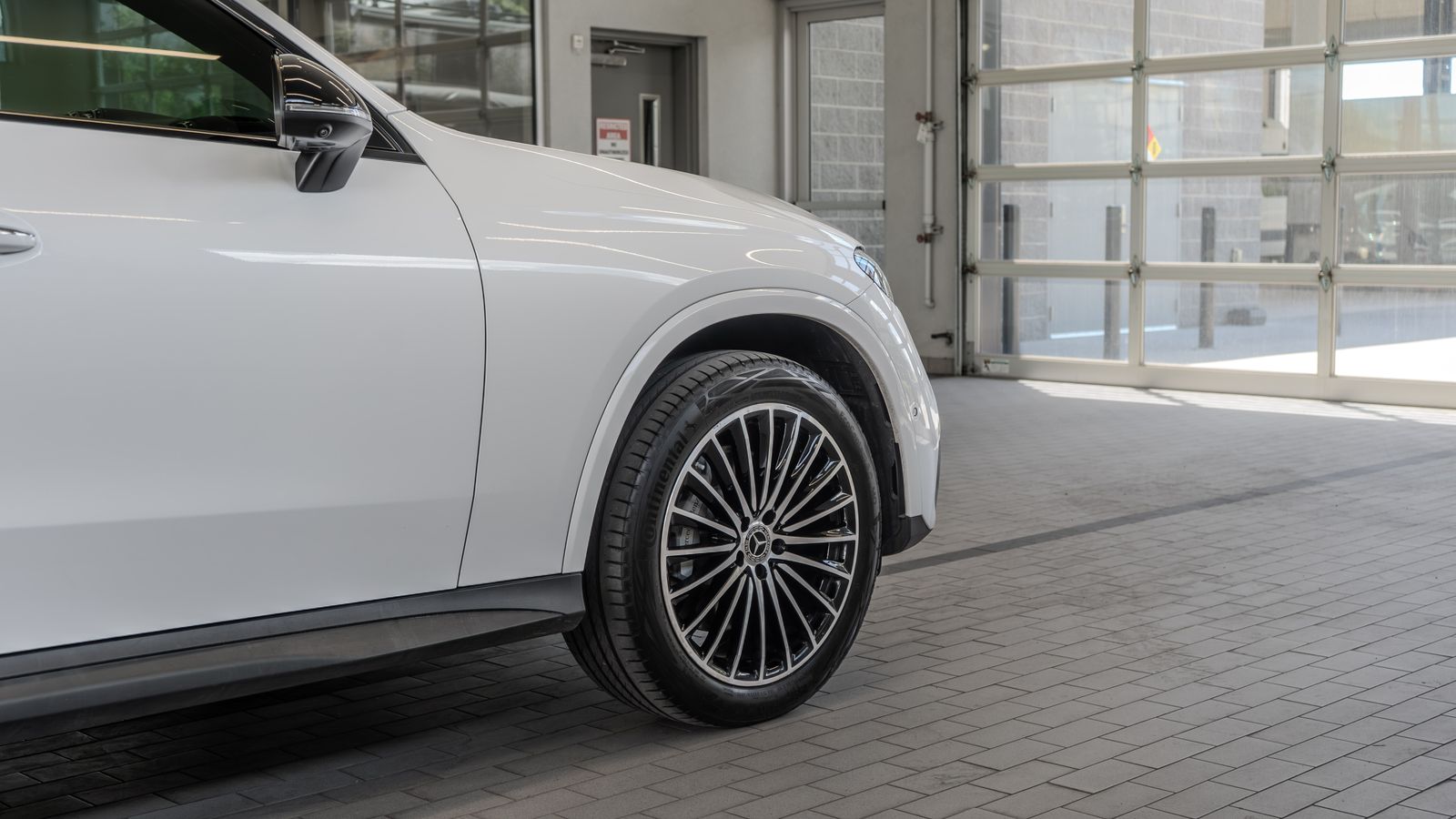 2024 Mercedes-Benz GLC GLC 300 Coupe — foto completa 30 de 35