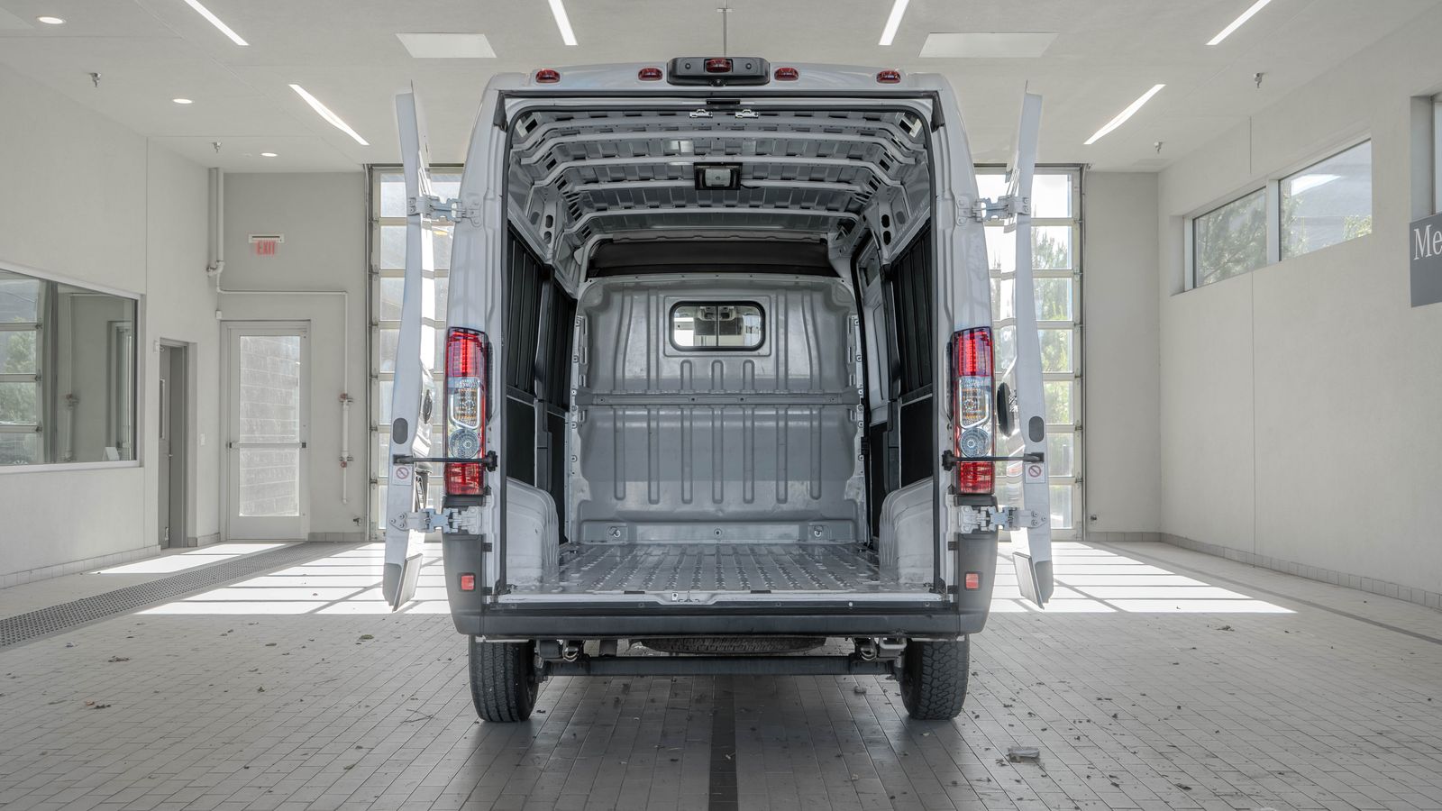 2025 Ram ProMaster 2500 High Roof — full photo 16 of 34