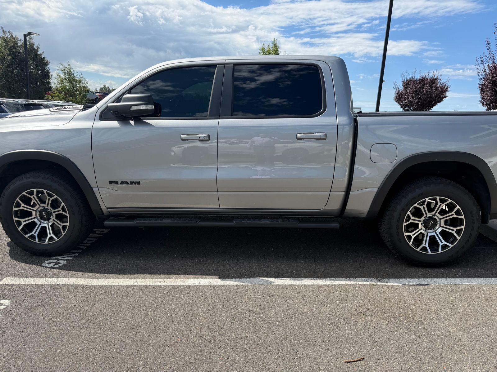 2020 Ram 1500 Rebel — foto completa 3 de 10