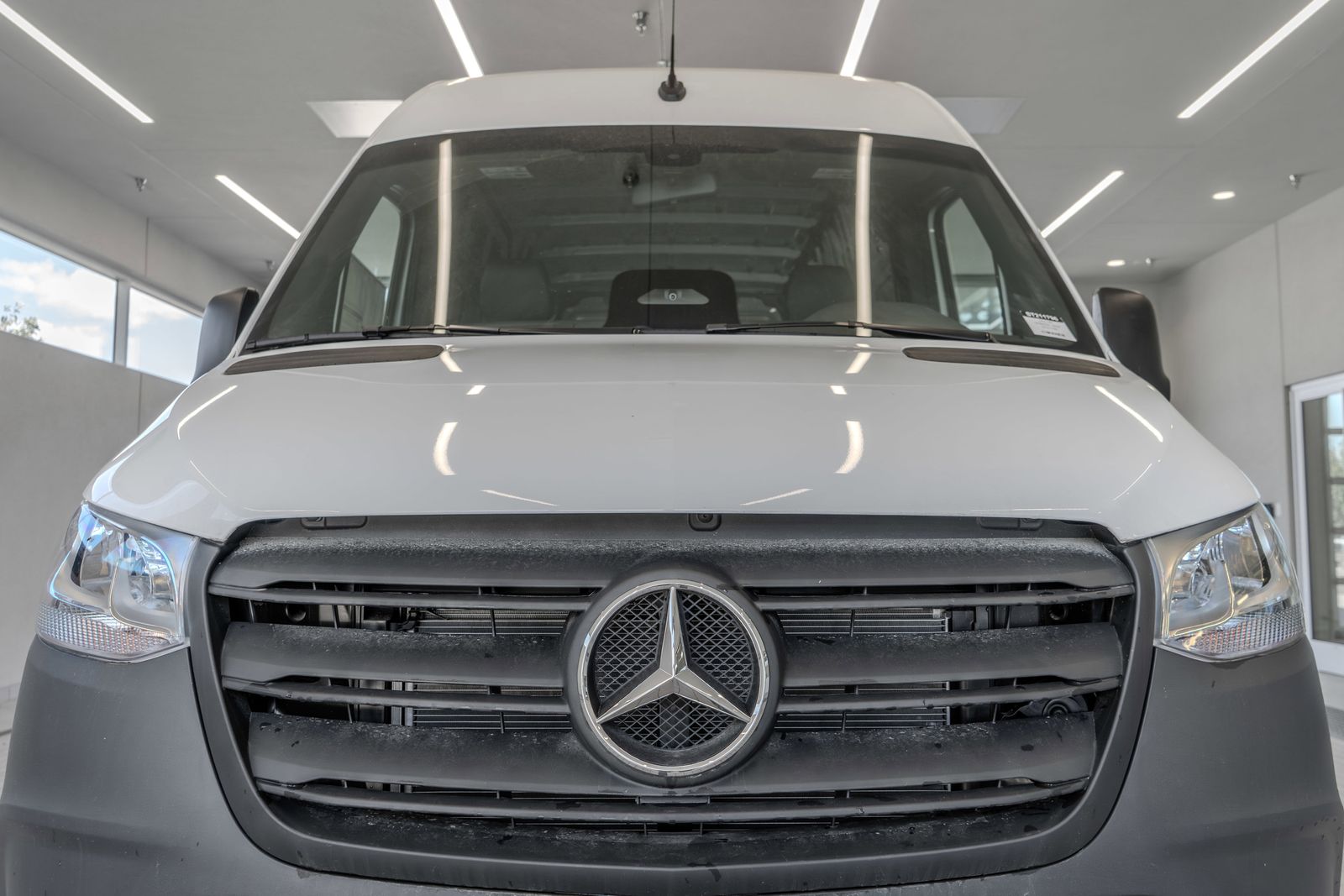 2025 Mercedes-Benz Sprinter 2500 Cargo 144 WB — foto completa 23 de 37