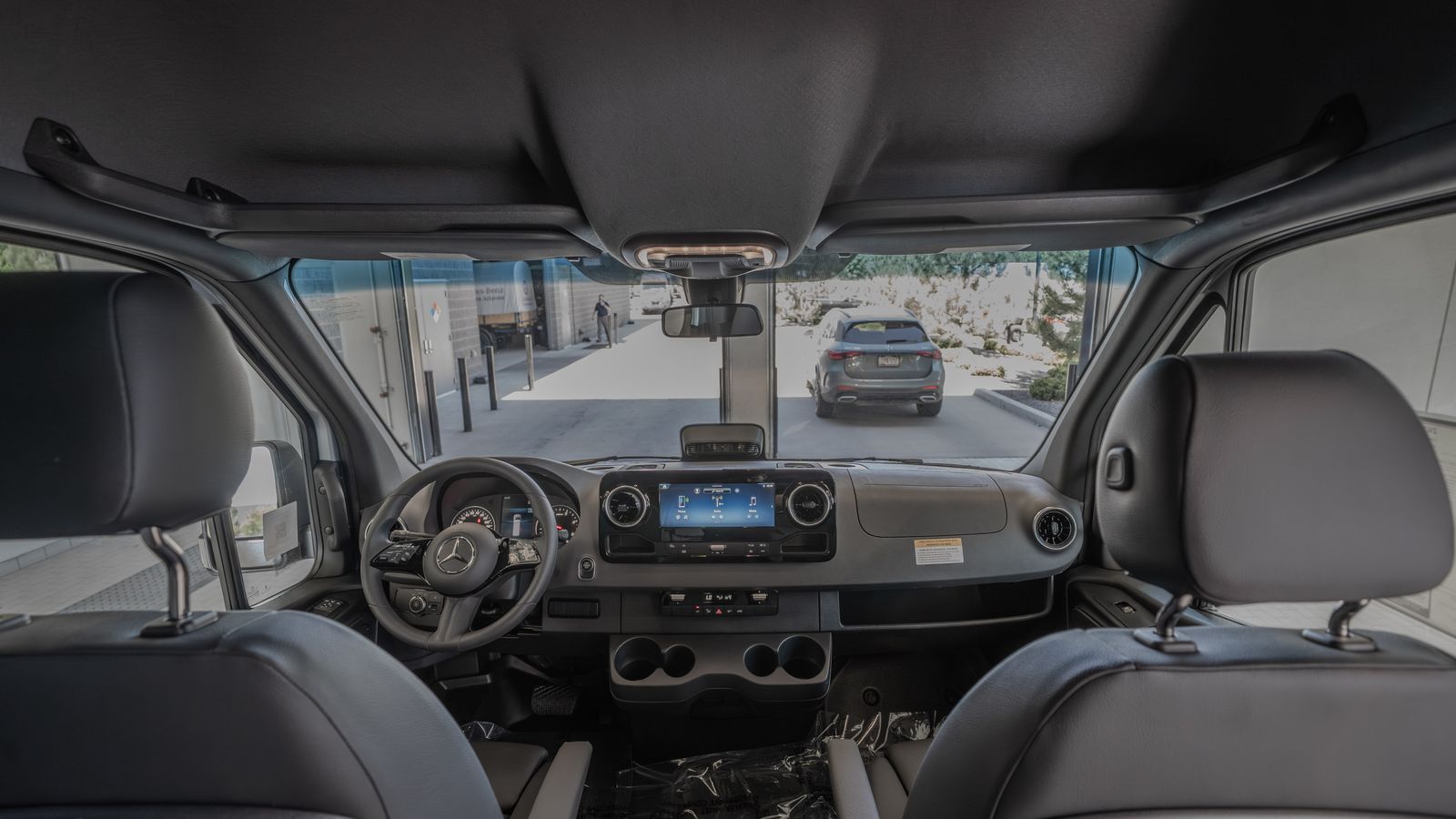 2025 Mercedes-Benz Sprinter 2500 Cargo 170 WB — full photo 27 of 36