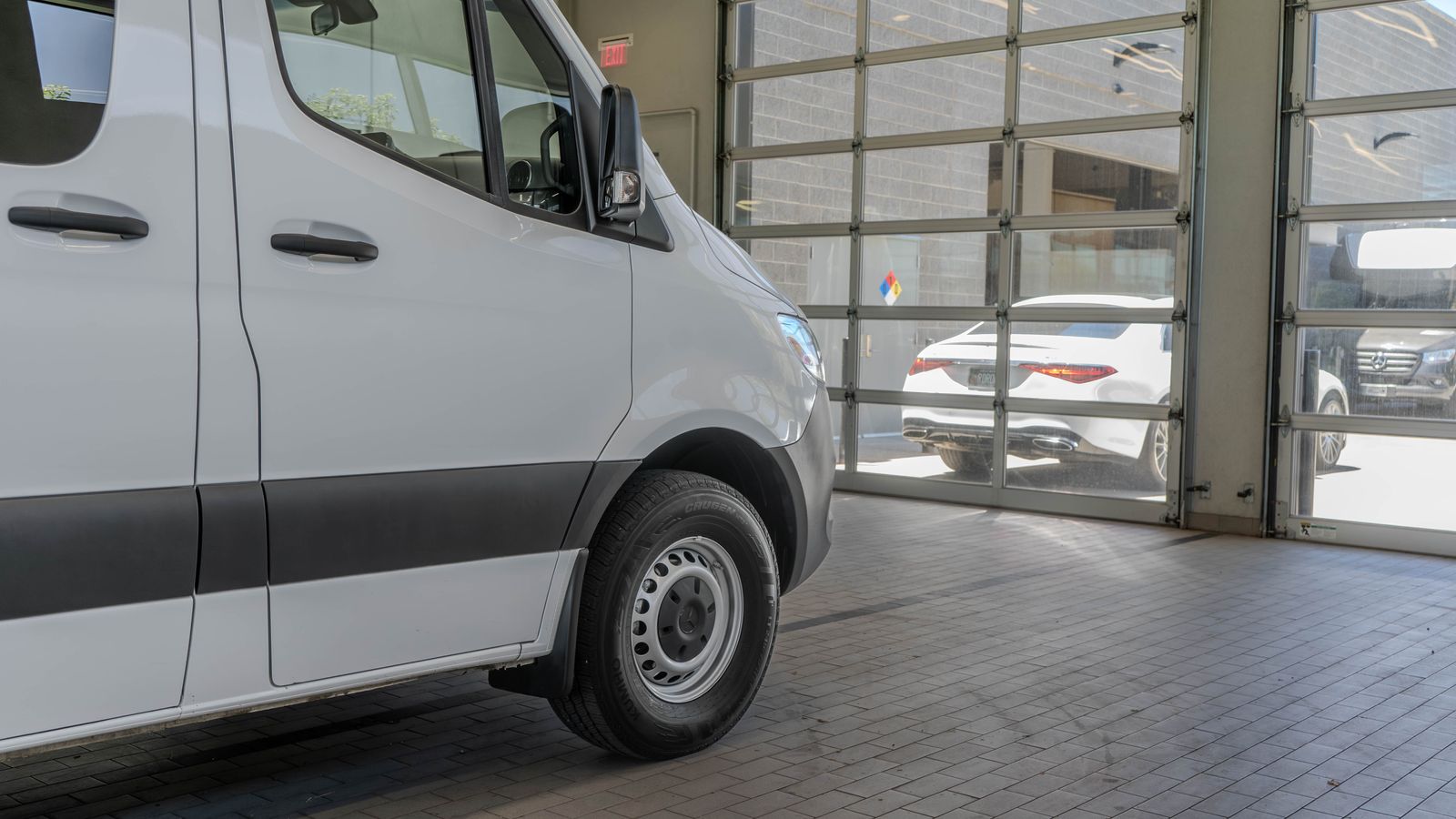 2025 Mercedes-Benz Sprinter 2500 Passenger 170 WB — full photo 30 of 35