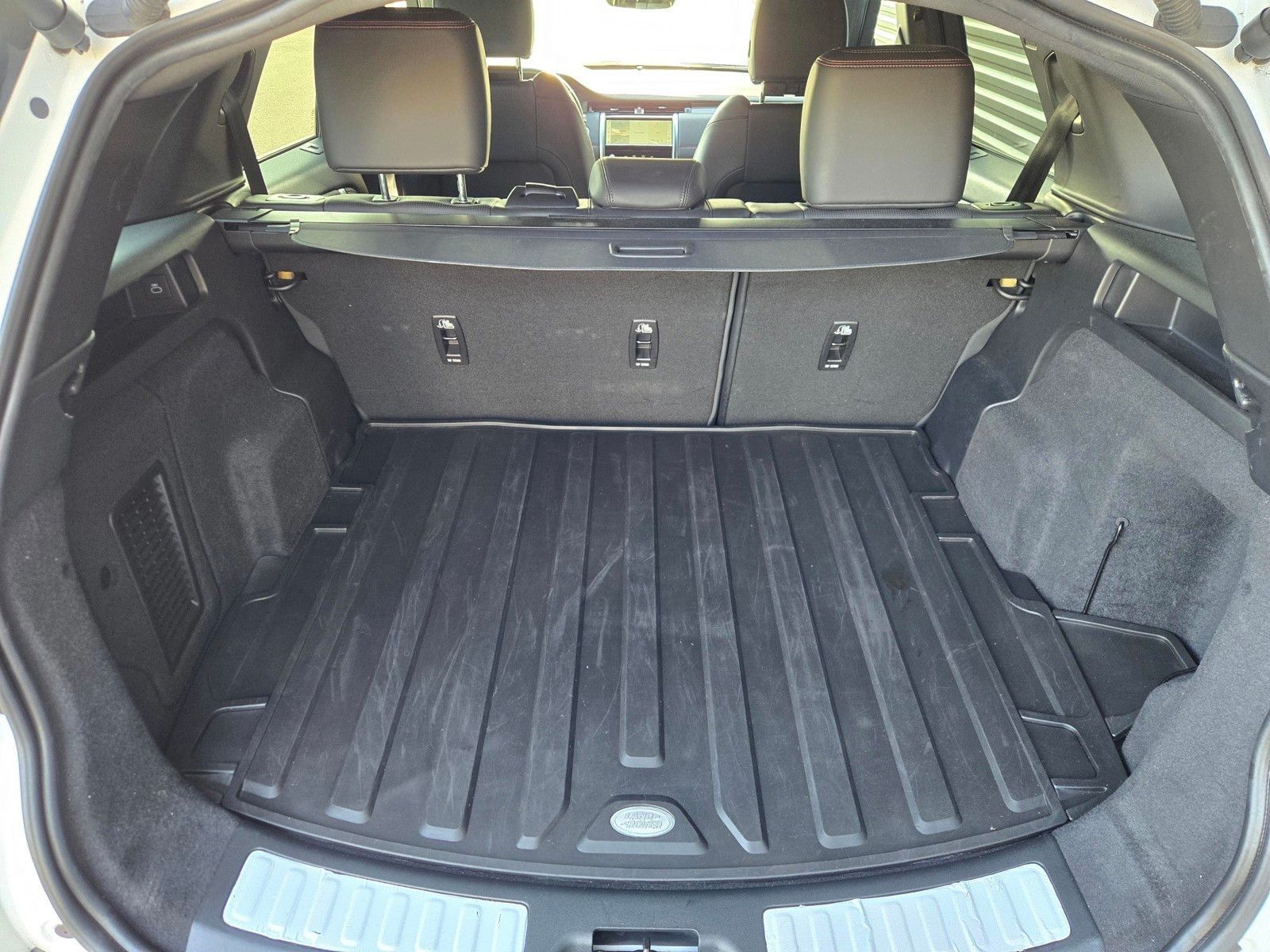 2023 Land Rover Discovery Sport SE R-Dynamic — foto completa 27 de 45