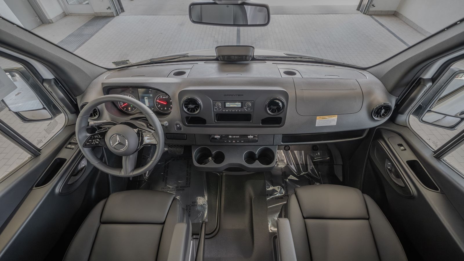 2025 Mercedes-Benz Sprinter 2500 Cargo 144 WB — full photo 8 of 35