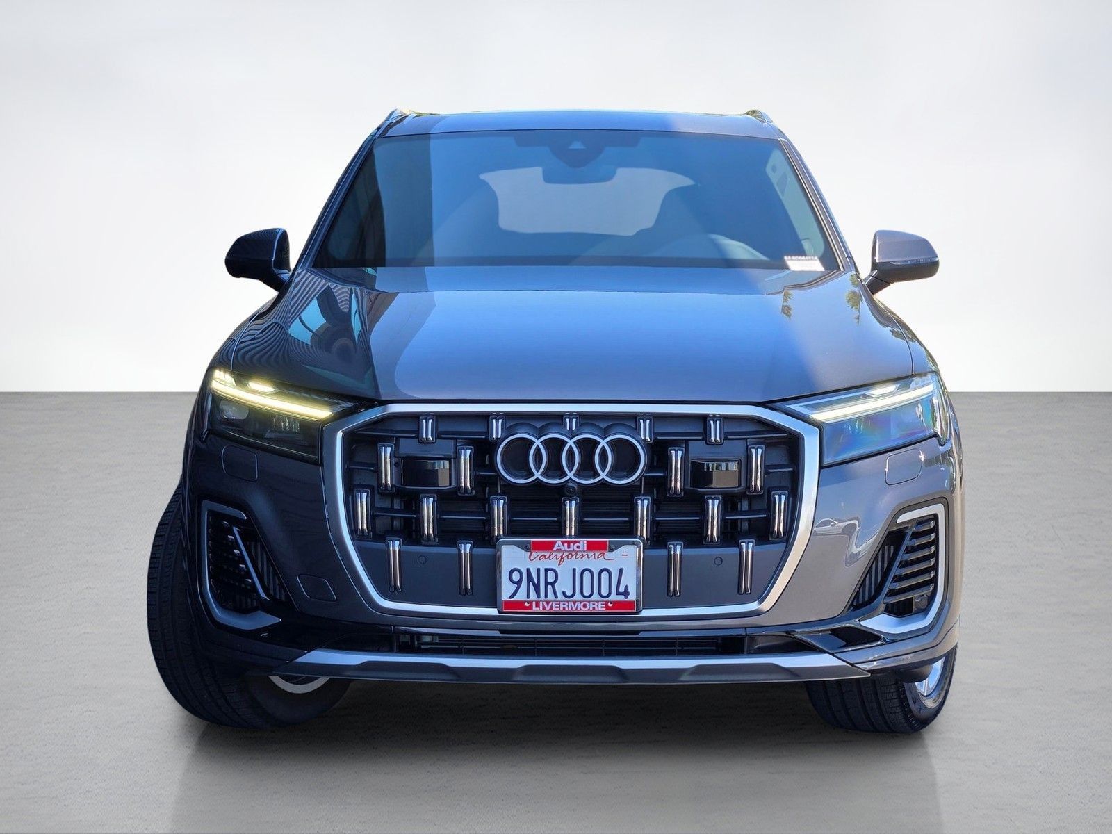 2025 Audi Q7 55 Premium Plus — full photo 2 of 45
