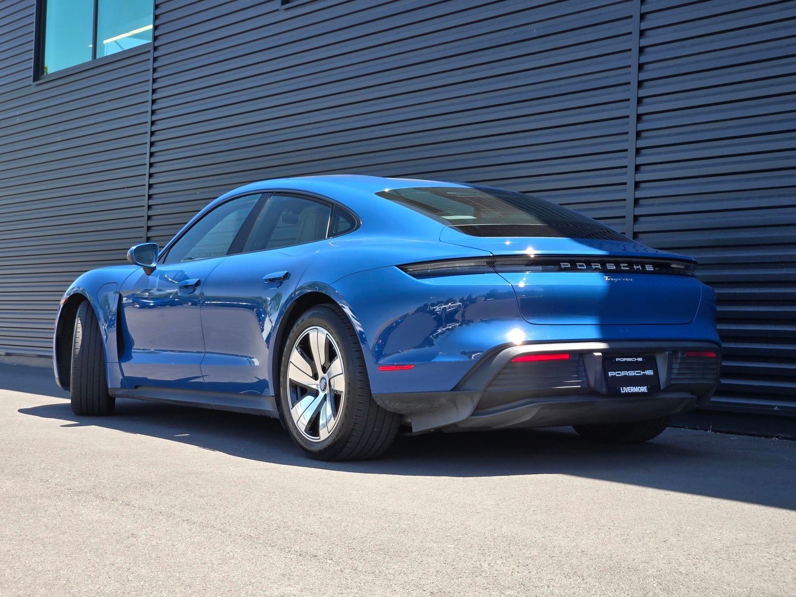 2023 Porsche Taycan Base — foto completa 3 de 27