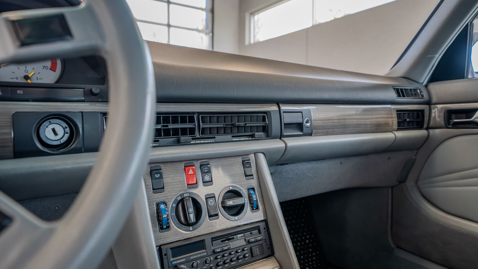 1984 Mercedes 500 SEL — full photo 34 of 46