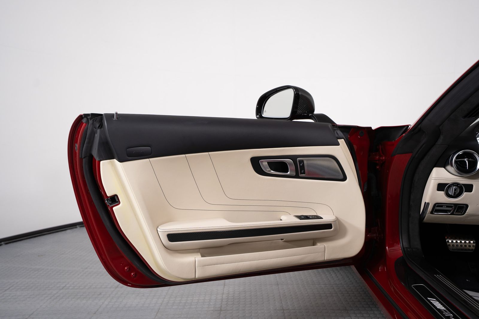 2012 Mercedes-Benz SLS AMG® — full photo 14 of 58