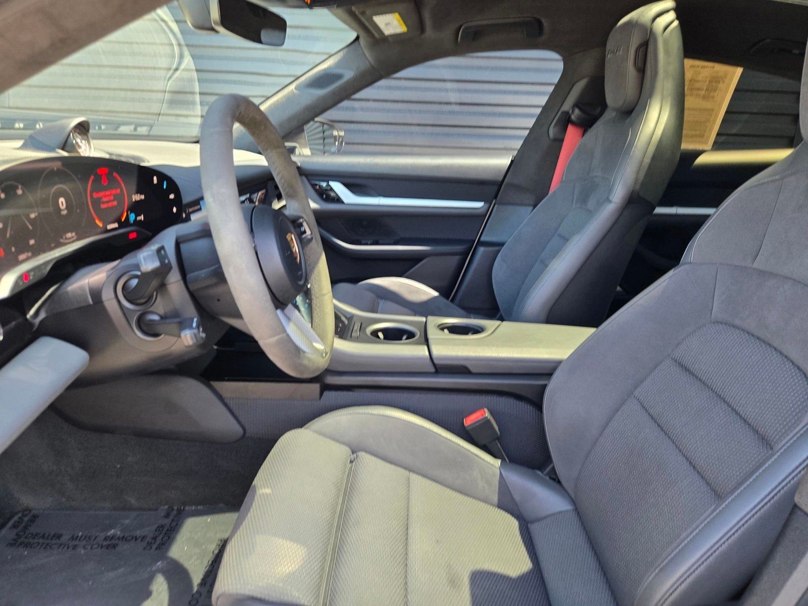 2021 Porsche Taycan Turbo — foto completa 26 de 27