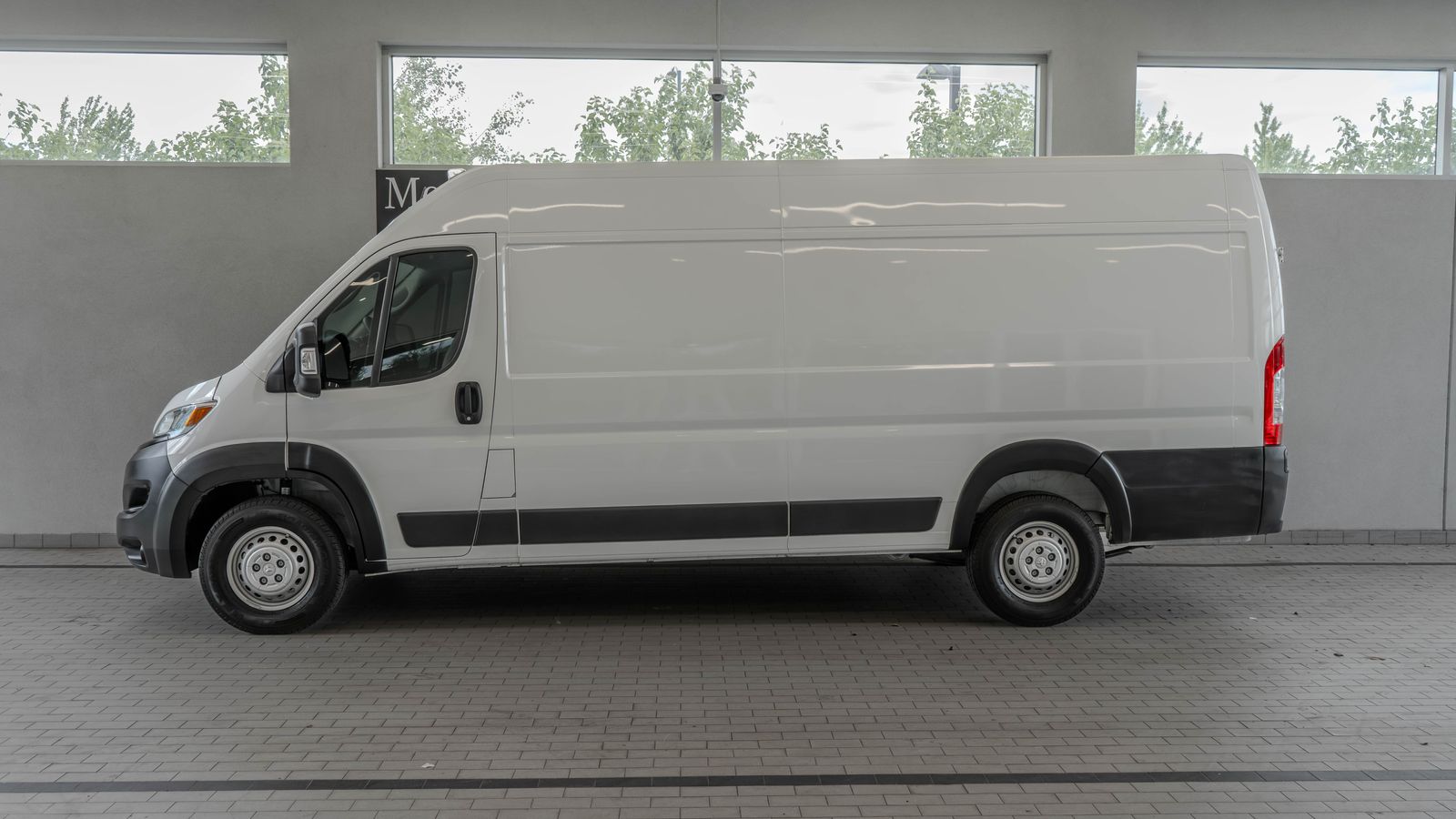 2024 Ram ProMaster 3500 High Roof — full photo 2 of 37