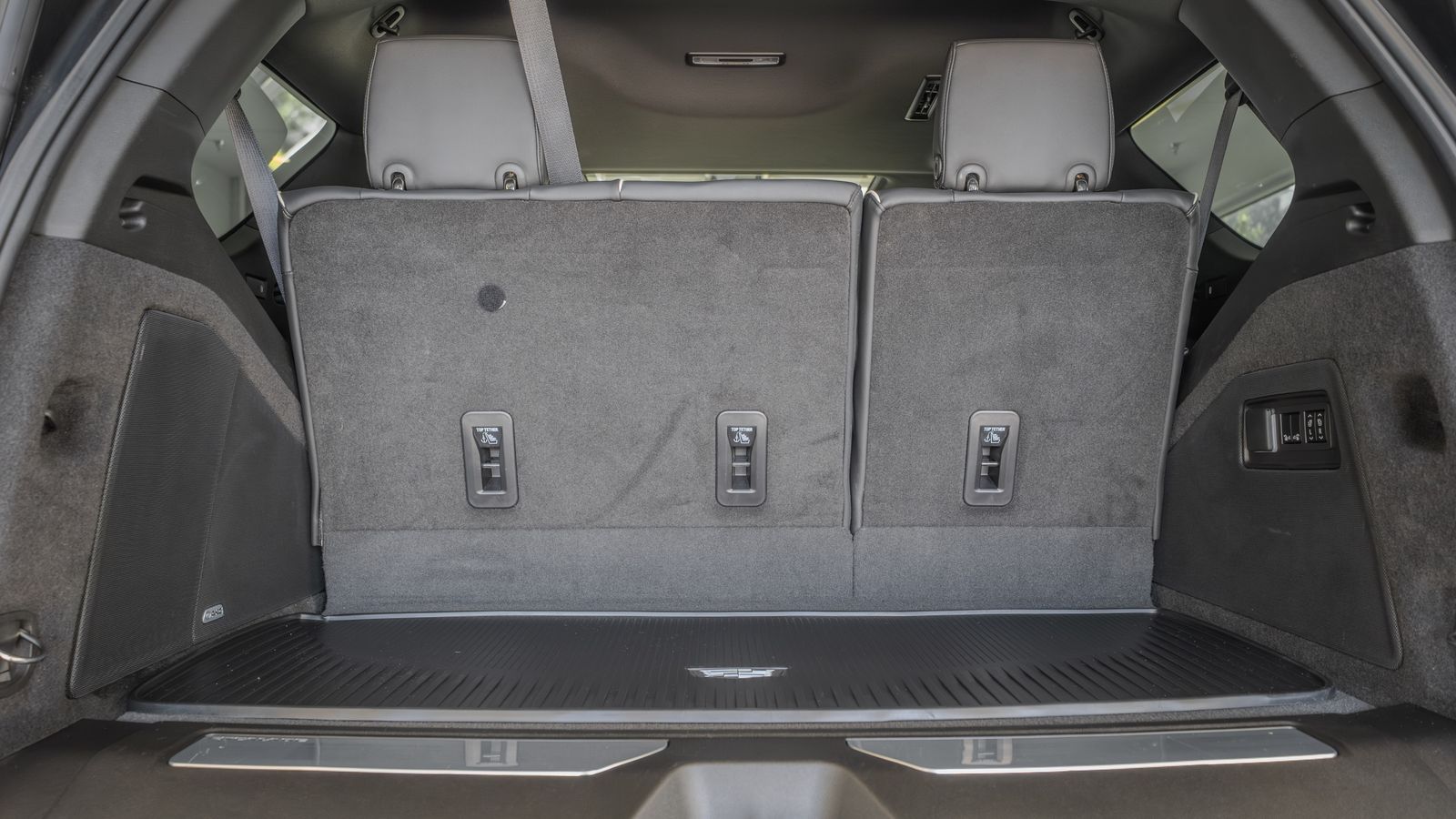 2023 Cadillac Escalade Premium Luxury — foto completa 34 de 35