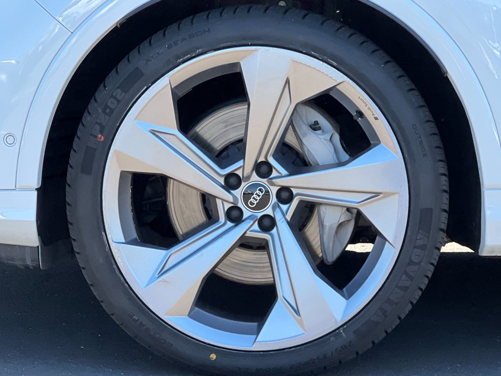 2021 Audi Q7 55 Prestige — full photo 29 of 31