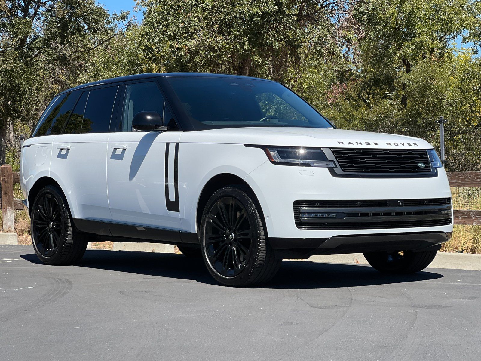 2024 Land Rover Range Rover SE — full photo 7 of 28