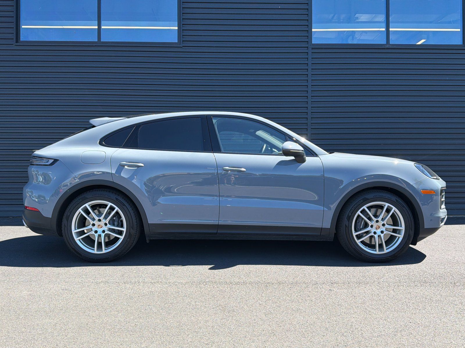 2026 Porsche Cayenne Coupe Base — full photo 9 of 28