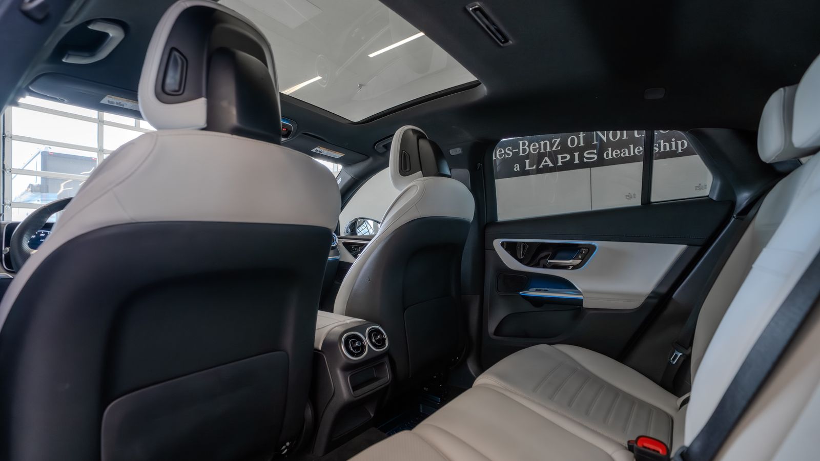 2024 Mercedes-Benz GLC GLC 300 Coupe — foto completa 26 de 35