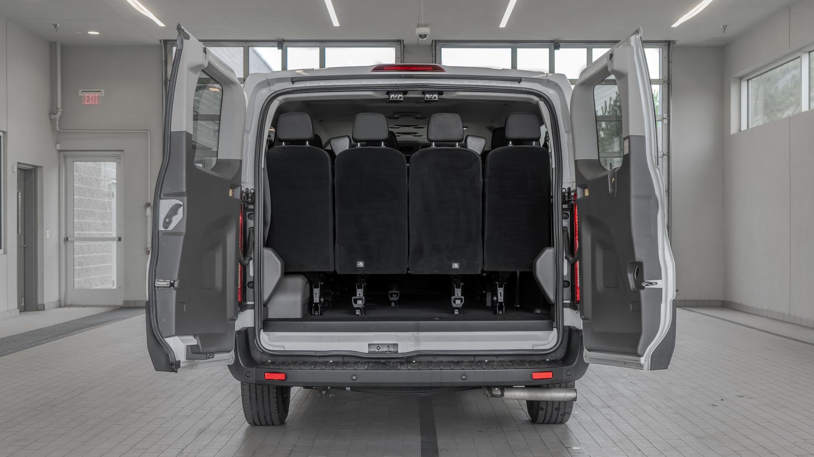 2024 Ford Transit-350 XLT — foto completa 16 de 35