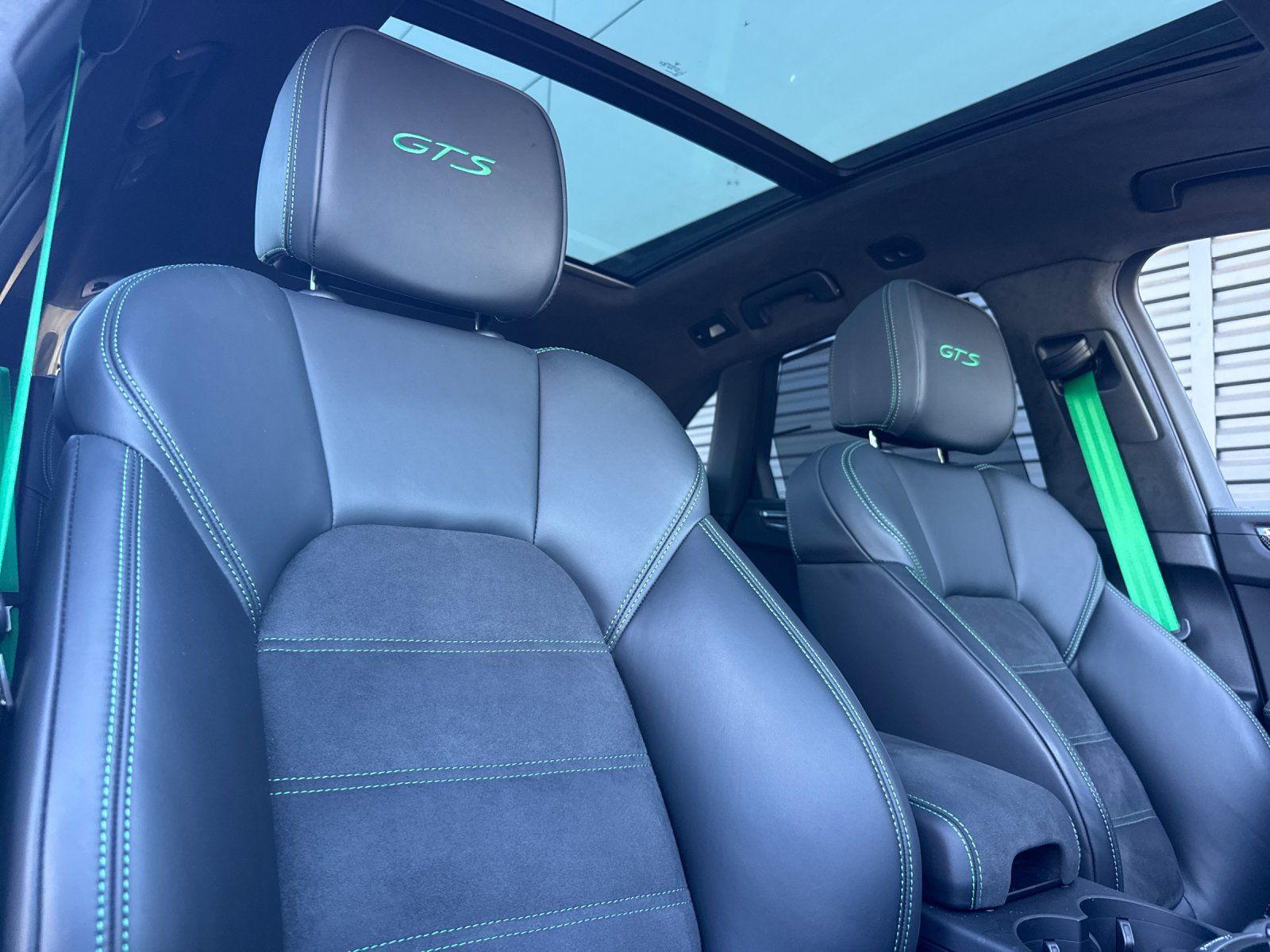 2026 Porsche Macan GTS — foto completa 18 de 30