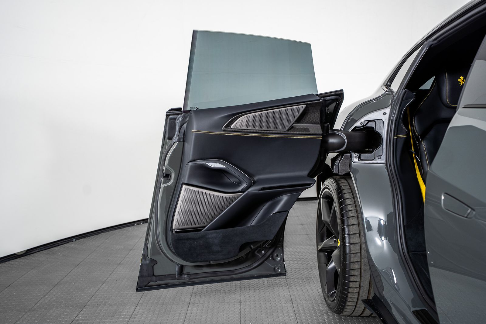 2025 Ferrari Purosangue — full photo 52 of 66