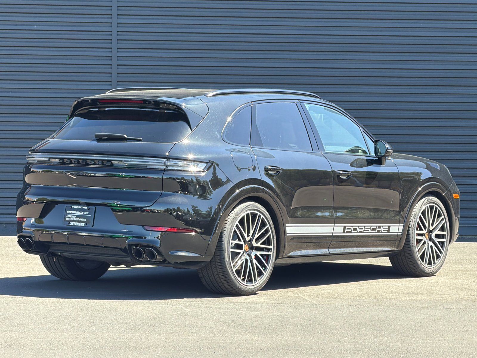 2026 Porsche Cayenne GTS — full photo 8 of 26