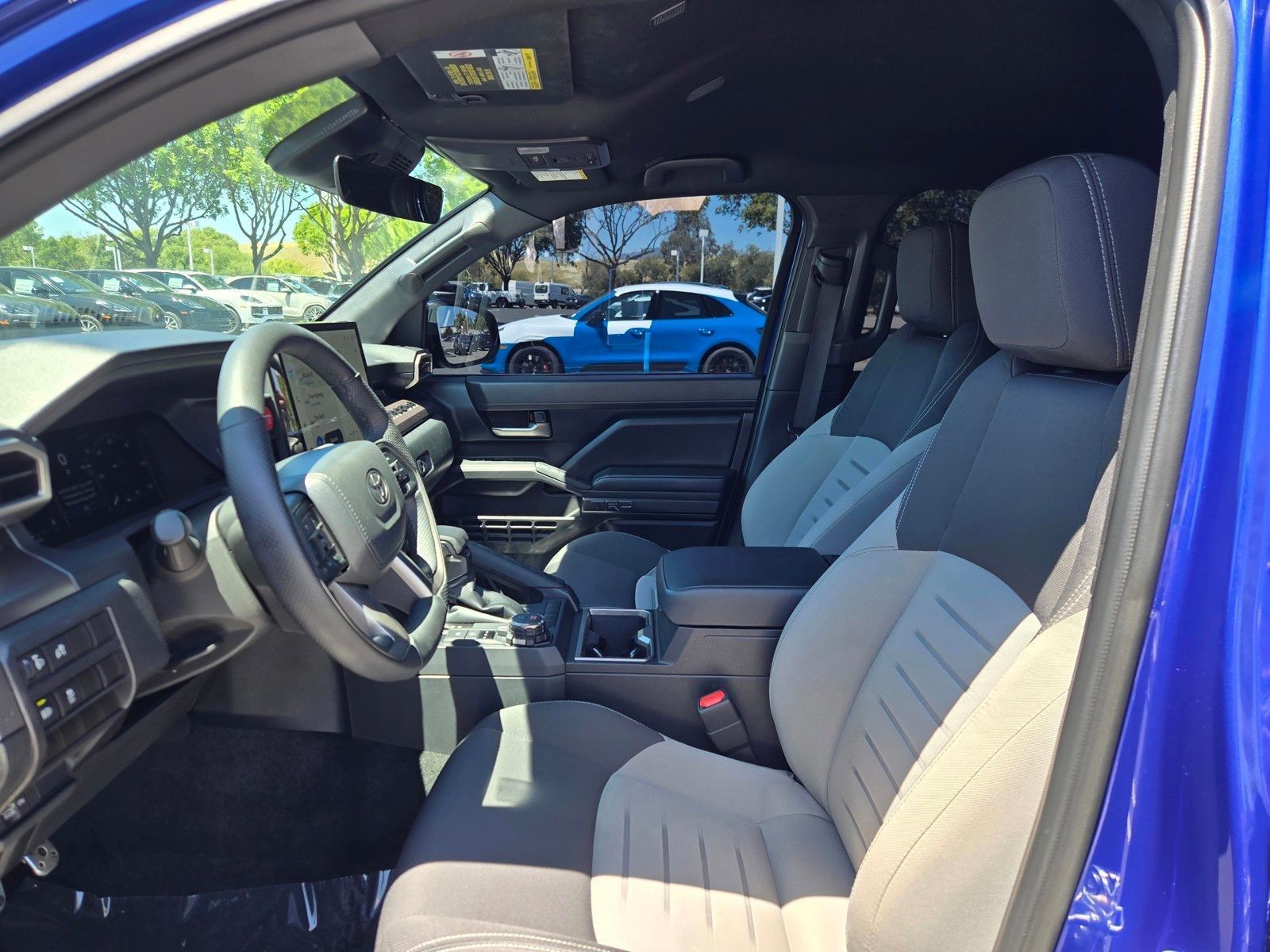 2025 Toyota Tacoma TRD Sport — full photo 26 of 28