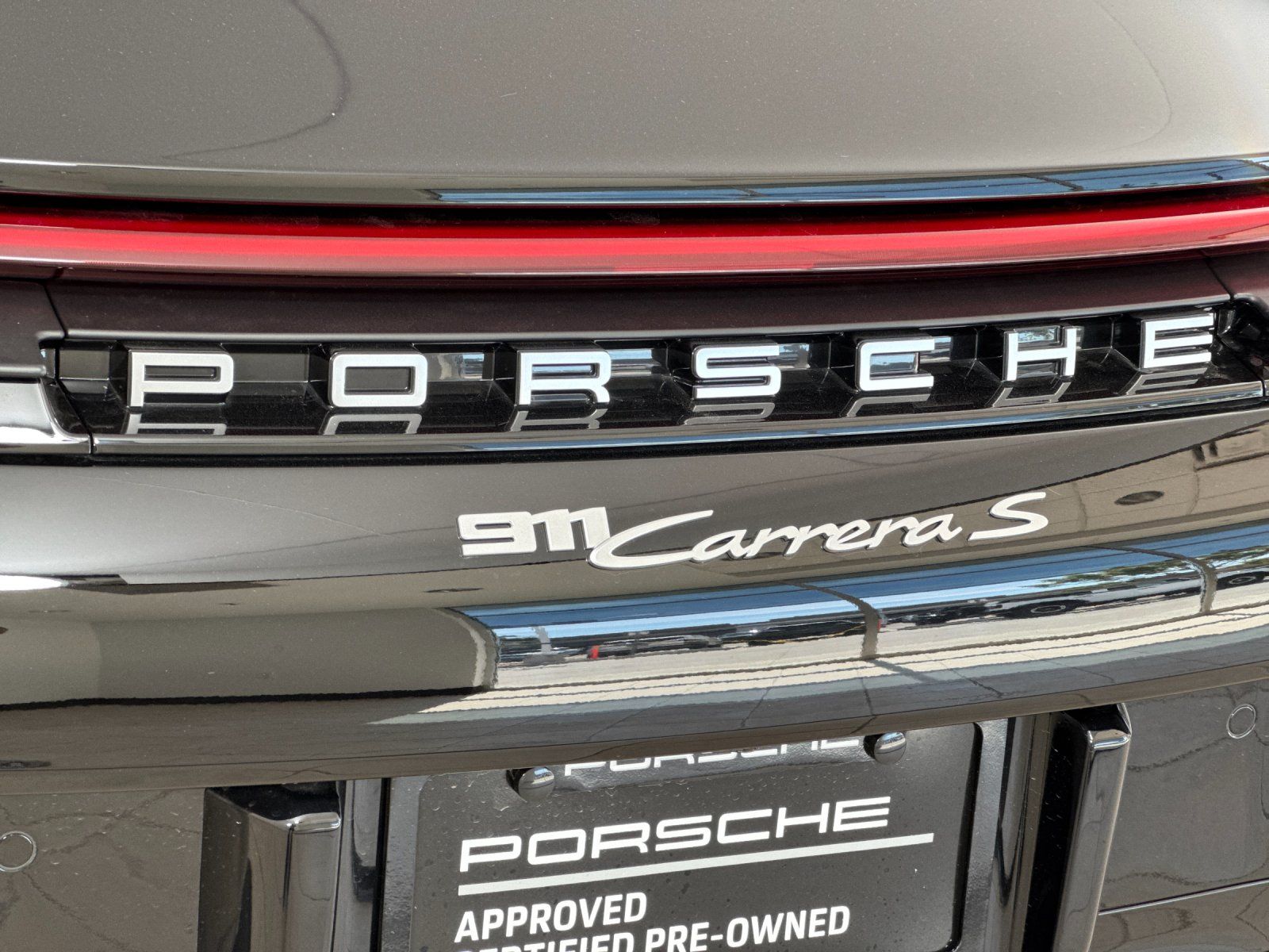 2025 Porsche 911 Carrera S — full photo 27 of 29