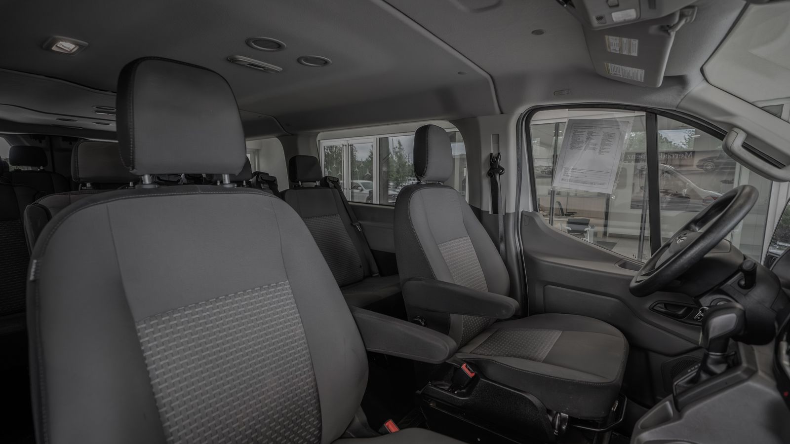2024 Ford Transit-350 XLT — foto completa 33 de 35