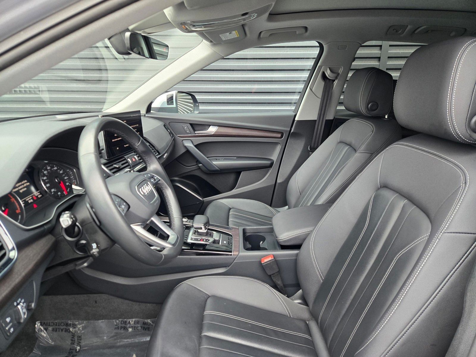 2023 Audi Q5 45 S line Premium — foto completa 27 de 45