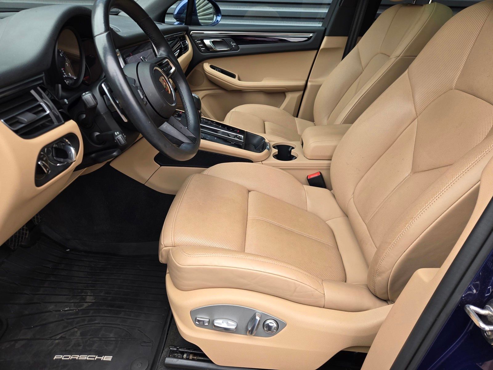2024 Porsche Macan Base — full photo 25 of 27