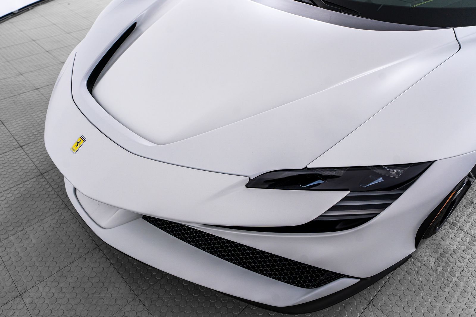 2024 Ferrari SF90 Spider — foto completa 26 de 51
