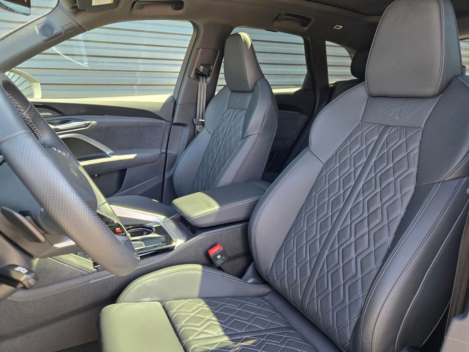 2025 Audi SQ5 3.0T Premium Plus — foto completa 19 de 45