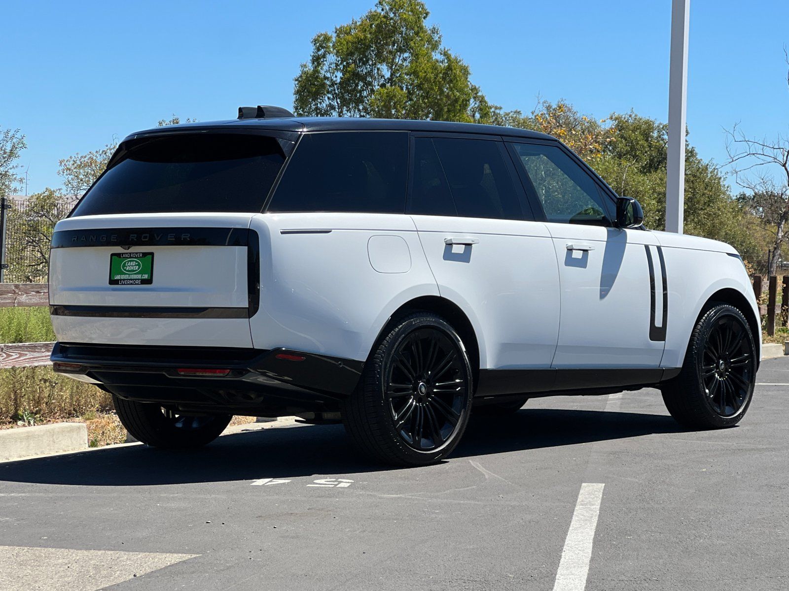 2024 Land Rover Range Rover SE — full photo 5 of 28